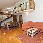 Nera Appartement *